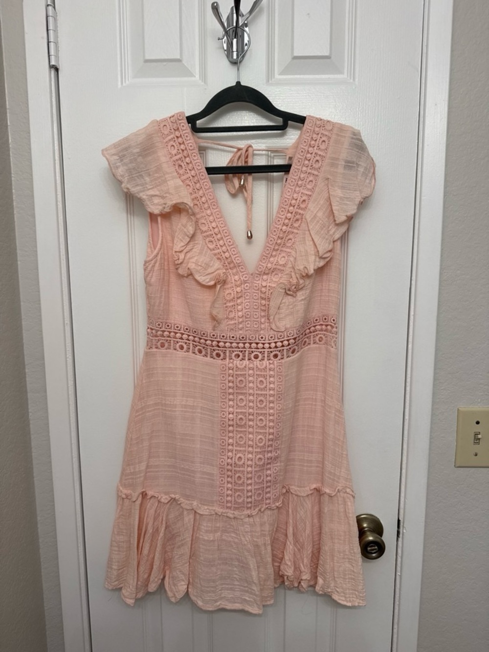 mi ami Peach Crochet-Detail Ruffle V-Neck Midi Dress